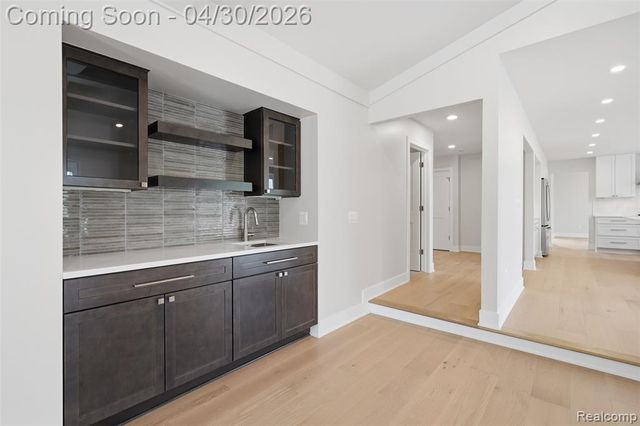 1906 Independence Court, Rochester Hills, MI 48306