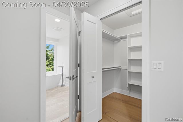 1906 Independence Court, Rochester Hills, MI 48306