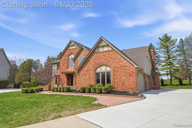 1906 Independence Court, Rochester Hills, MI 48306