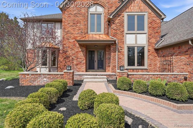 1906 Independence Court, Rochester Hills, MI 48306
