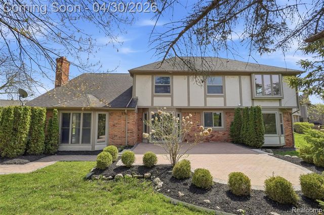1906 Independence Court, Rochester Hills, MI 48306