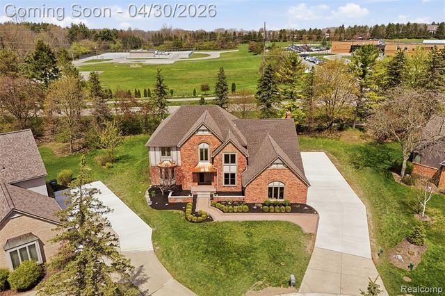 1906 Independence Court, Rochester Hills, MI 48306