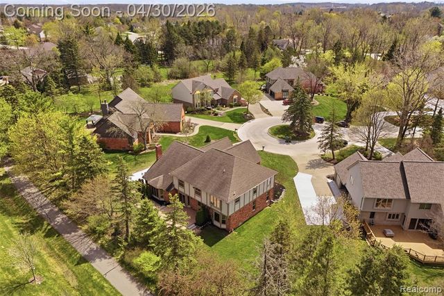 1906 Independence Court, Rochester Hills, MI 48306