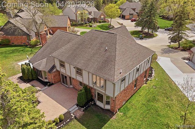 1906 Independence Court, Rochester Hills, MI 48306
