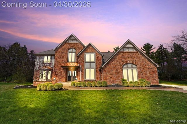 1906 Independence Court, Rochester Hills, MI 48306