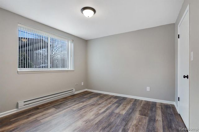 1627 S Riverside Avenue, Saint Clair, MI 48079