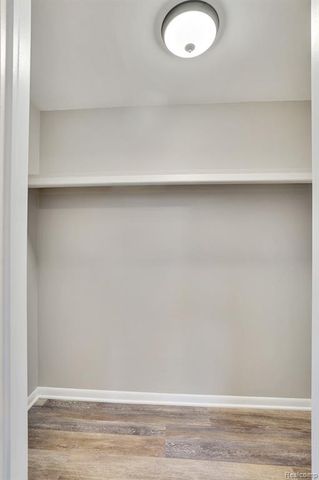 1627 S Riverside Avenue, Saint Clair, MI 48079