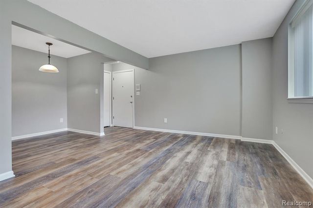 1627 S Riverside Avenue, Saint Clair, MI 48079