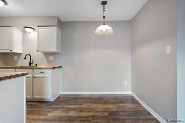 1627 S Riverside Avenue, Saint Clair, MI 48079