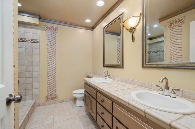 5983 Gaines Street, San Diego, CA 92110