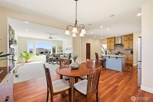 13718 9th Avenue Ct NW, Gig Harbor, WA 98332