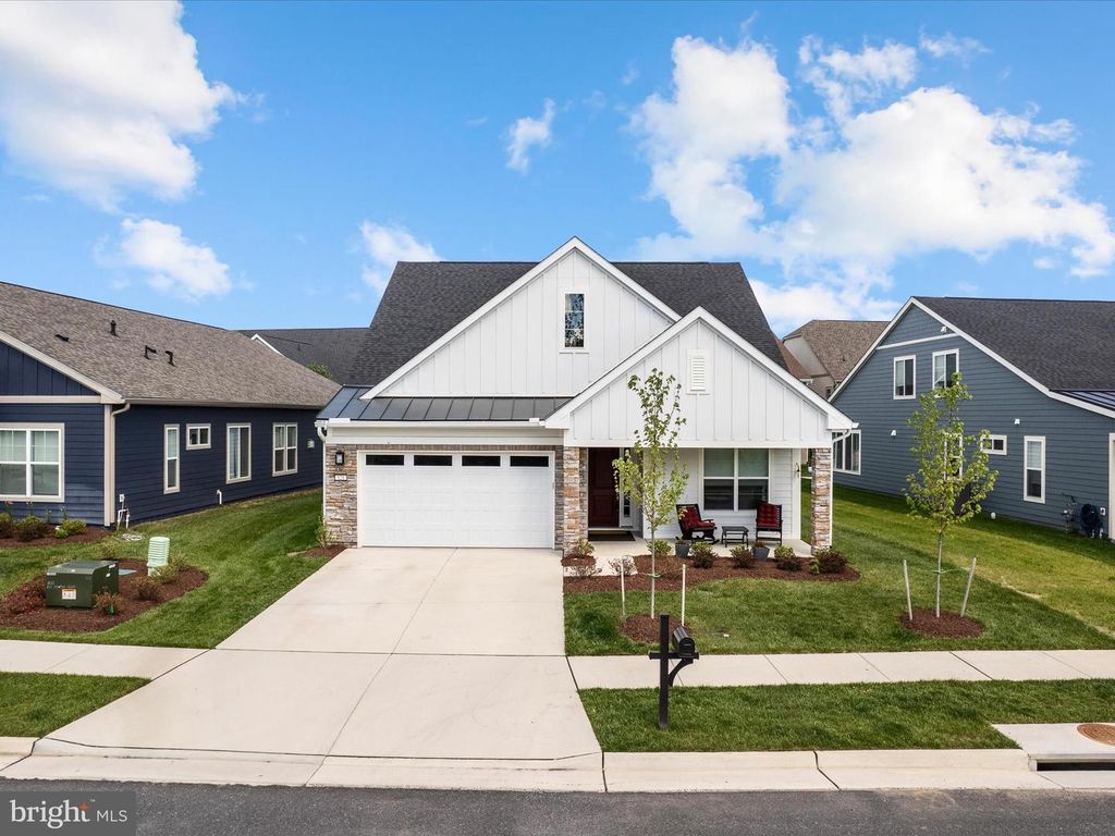 121 COWBIRD ST, Lake Frederick, VA 22630