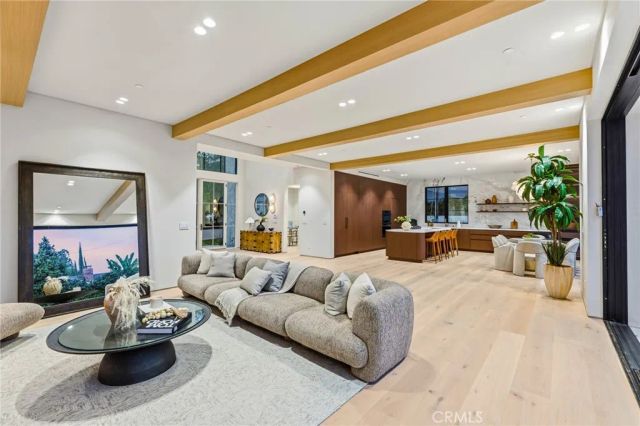 4900 Valjean, Encino, CA 91436