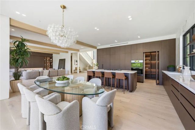 4900 Valjean, Encino, CA 91436