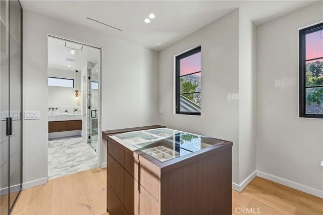 4900 Valjean, Encino, CA 91436