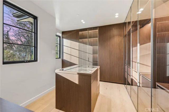 4900 Valjean, Encino, CA 91436