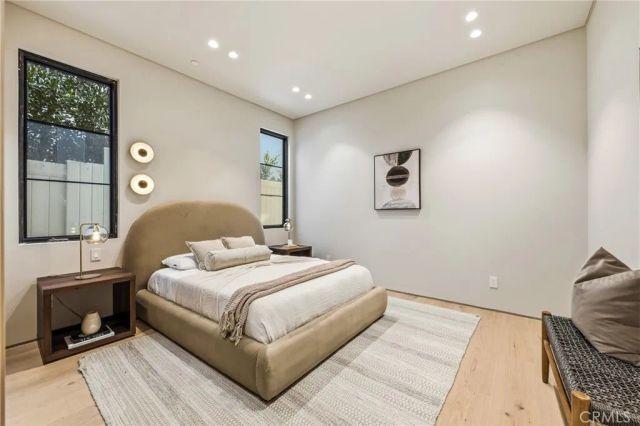 4900 Valjean, Encino, CA 91436