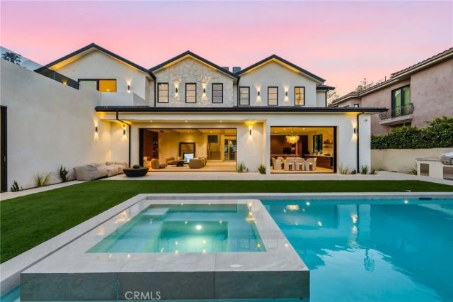 4900 Valjean, Encino, CA 91436