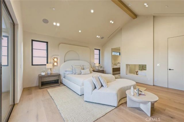 4900 Valjean, Encino, CA 91436