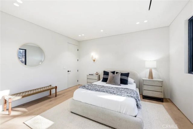 4900 Valjean, Encino, CA 91436