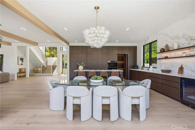 4900 Valjean, Encino, CA 91436