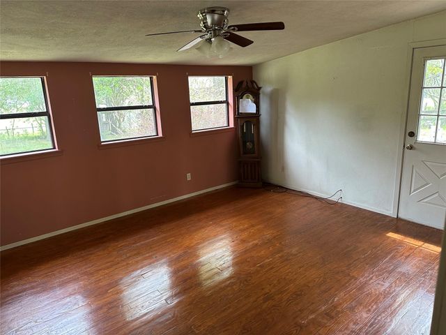20136 Moriarty Road, Richards, TX 77873