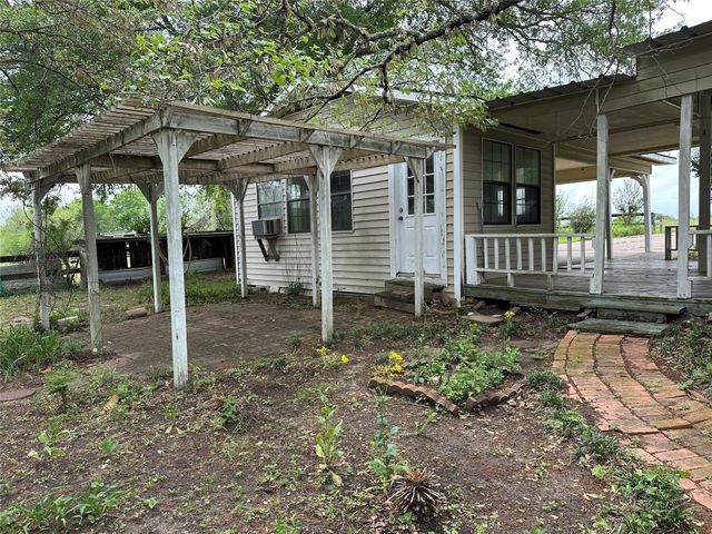 20136 Moriarty Road, Richards, TX 77873