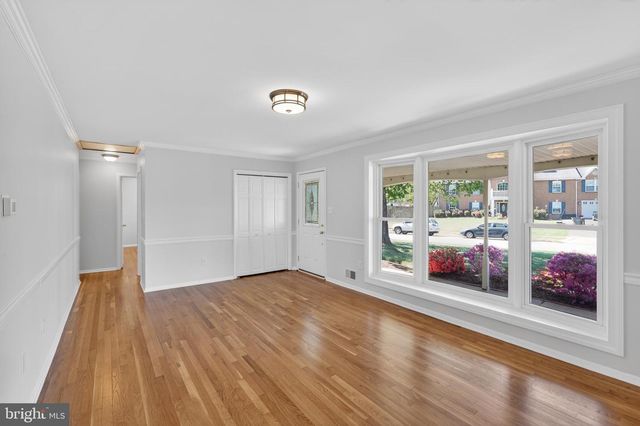 6824 CONSTANCE DR, Springfield, VA 22150