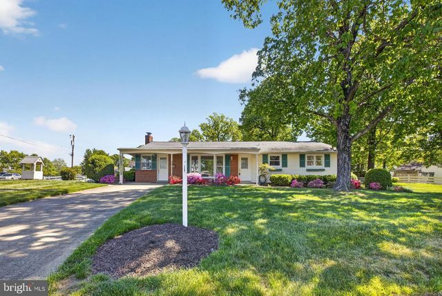 6824 CONSTANCE DR, Springfield, VA 22150