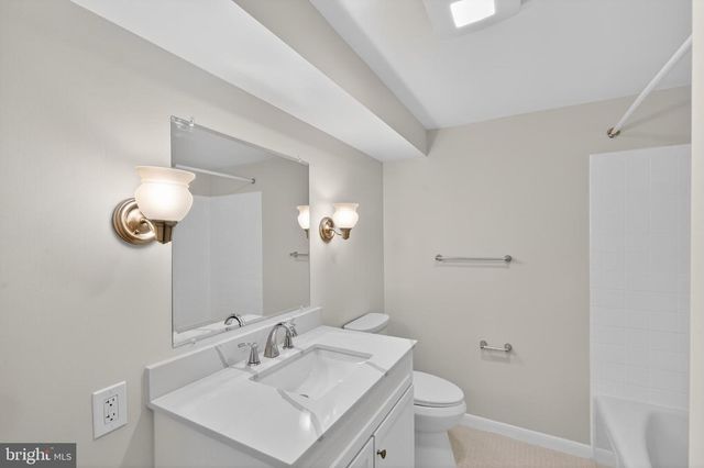 6824 CONSTANCE DR, Springfield, VA 22150