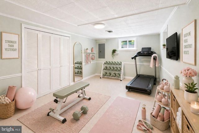 6824 CONSTANCE DR, Springfield, VA 22150