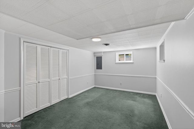 6824 CONSTANCE DR, Springfield, VA 22150