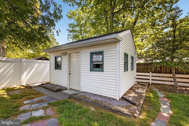 6824 CONSTANCE DR, Springfield, VA 22150
