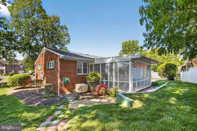 6824 CONSTANCE DR, Springfield, VA 22150