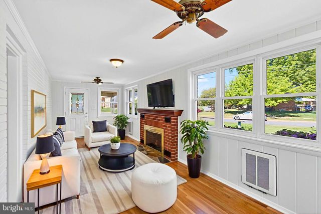 6824 CONSTANCE DR, Springfield, VA 22150