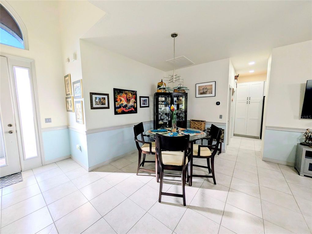 Image 11 of property listing at 5201 GREEN DRIVE, Winter Haven, FL 33884