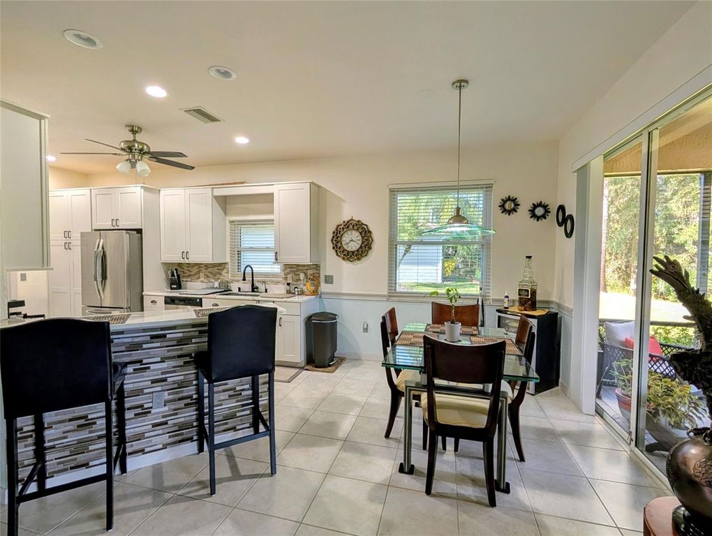 Image 21 of property listing at 5201 GREEN DRIVE, Winter Haven, FL 33884