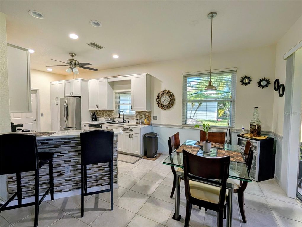 Image 22 of property listing at 5201 GREEN DRIVE, Winter Haven, FL 33884