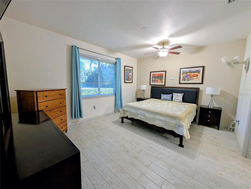 Image 23 of property listing at 5201 GREEN DRIVE, Winter Haven, FL 33884
