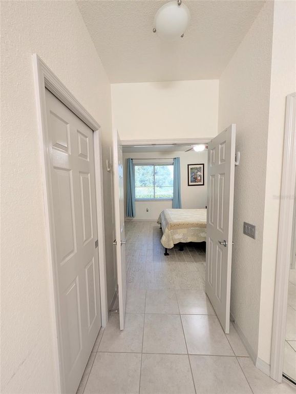 Image 28 of property listing at 5201 GREEN DRIVE, Winter Haven, FL 33884
