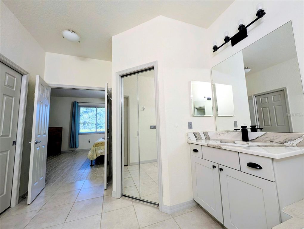 Image 31 of property listing at 5201 GREEN DRIVE, Winter Haven, FL 33884