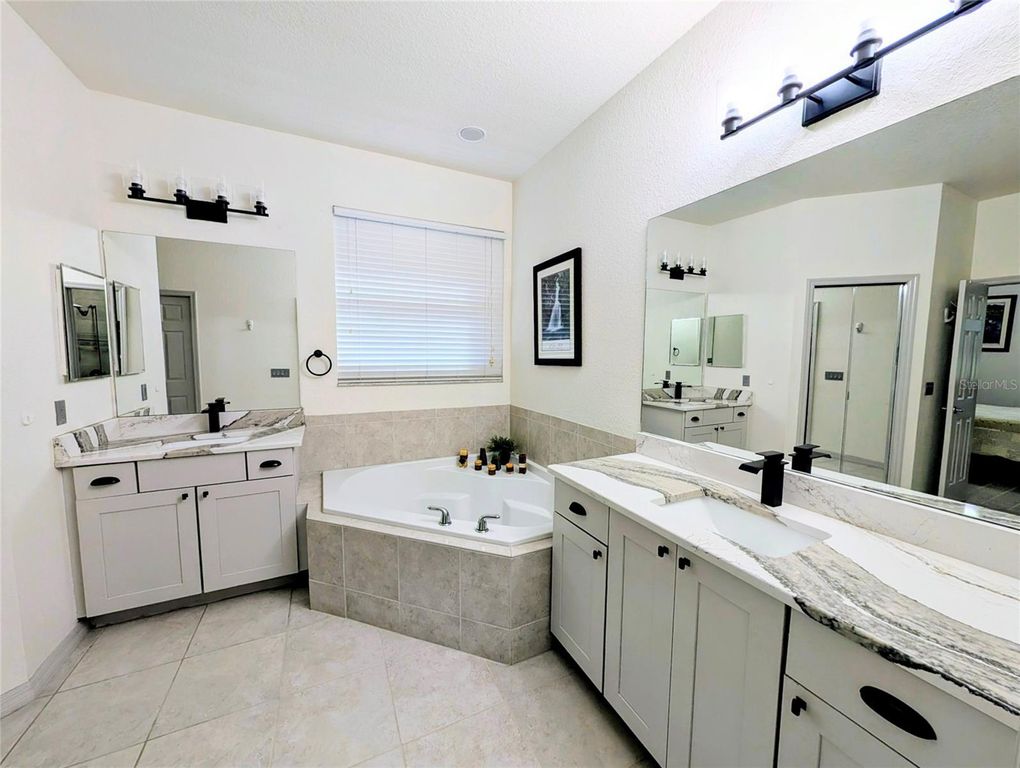 Image 32 of property listing at 5201 GREEN DRIVE, Winter Haven, FL 33884