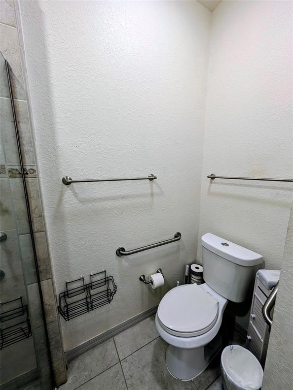 Image 33 of property listing at 5201 GREEN DRIVE, Winter Haven, FL 33884