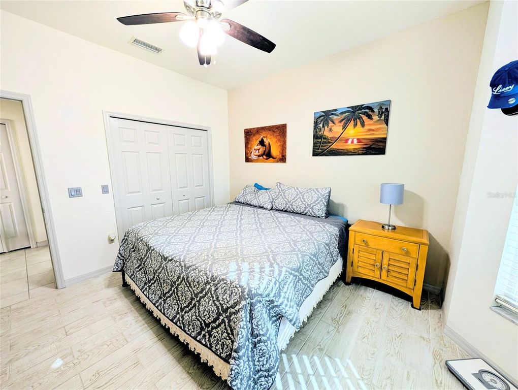 Image 36 of property listing at 5201 GREEN DRIVE, Winter Haven, FL 33884