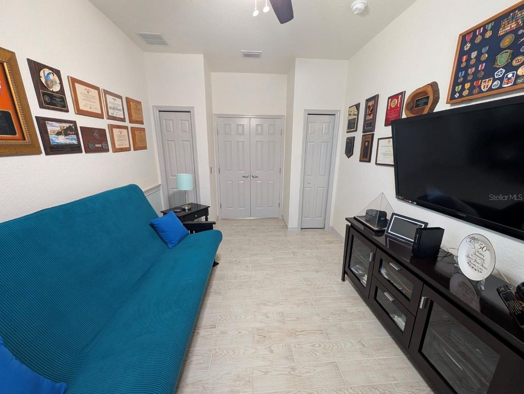 Image 39 of property listing at 5201 GREEN DRIVE, Winter Haven, FL 33884