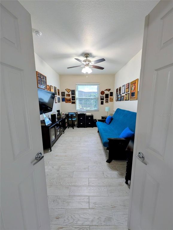 Image 41 of property listing at 5201 GREEN DRIVE, Winter Haven, FL 33884