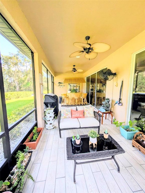 Image 43 of property listing at 5201 GREEN DRIVE, Winter Haven, FL 33884