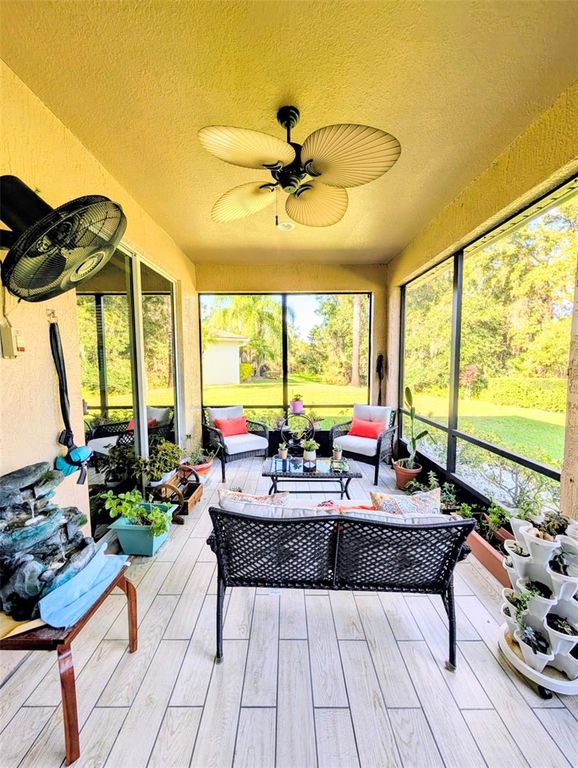 Image 45 of property listing at 5201 GREEN DRIVE, Winter Haven, FL 33884