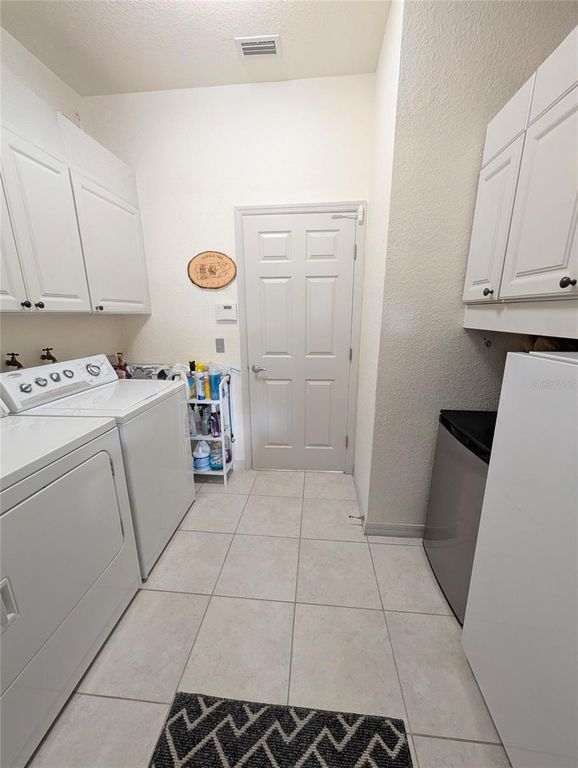 Image 50 of property listing at 5201 GREEN DRIVE, Winter Haven, FL 33884