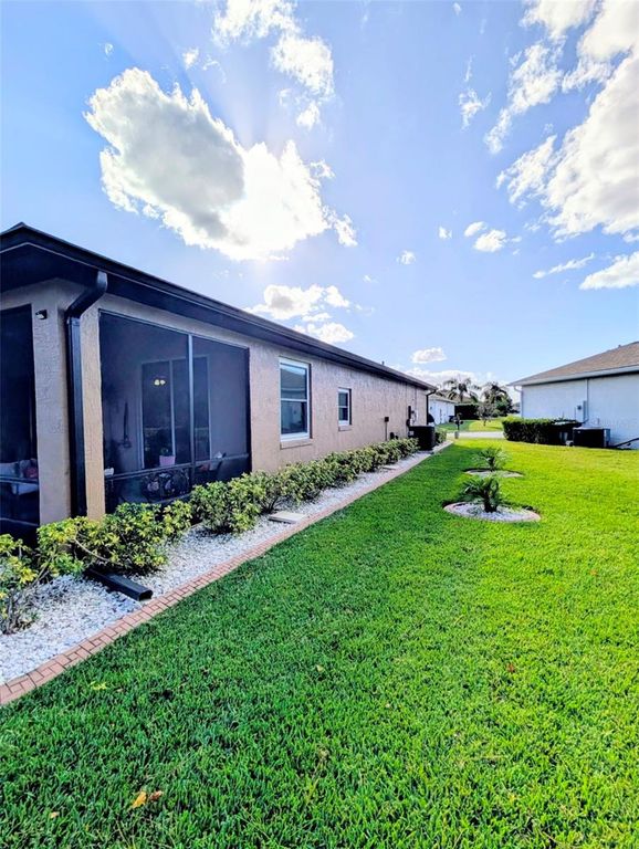 Image 54 of property listing at 5201 GREEN DRIVE, Winter Haven, FL 33884